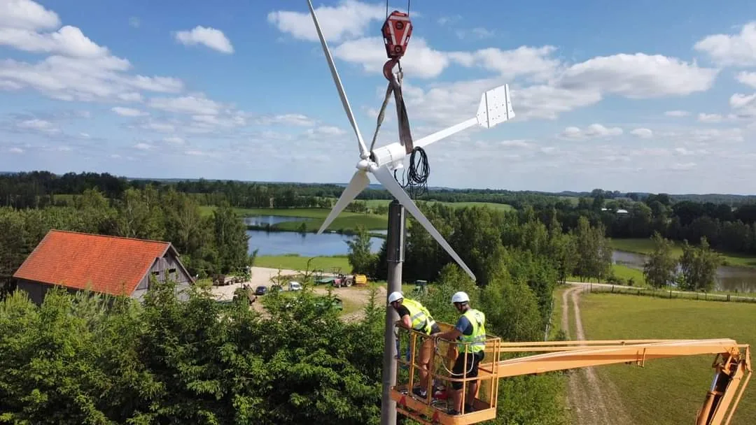 Montaż małej turbiny wiatrowej do 50 kW przy gospodarstwie na Mazurach - Ekoinstal Mazury